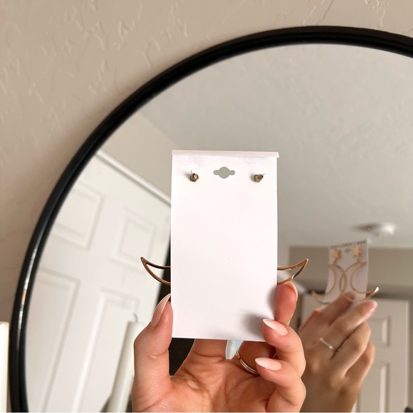 Raw & Rebellious earrings - Picture 4 of 4